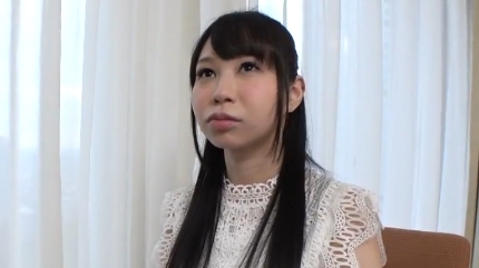 色白美肌の20歳ジュエリーショップ店員が初ハメ撮りで何度も絶頂して体を痙攣させる